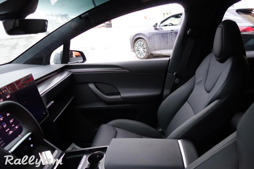 TESLA X PLAID 2023