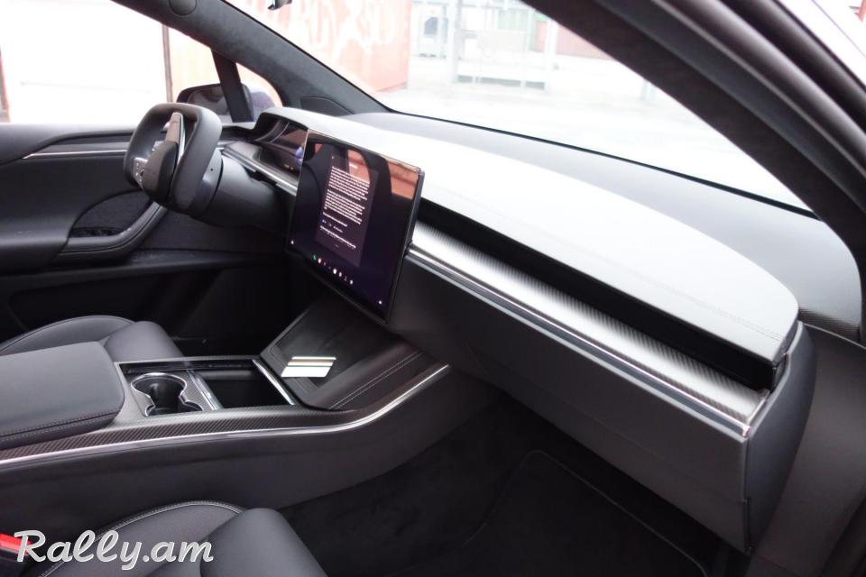 TESLA X PLAID 2023