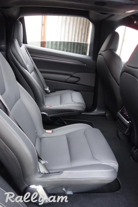 TESLA X PLAID 2023