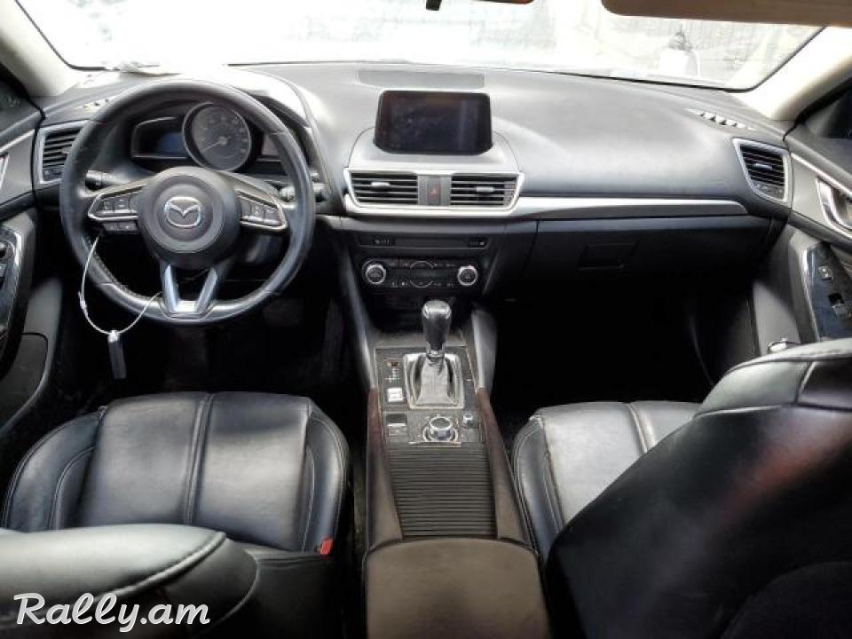 Mazda 3 հետչբեք, 2.5 լ, 2017 թ. 