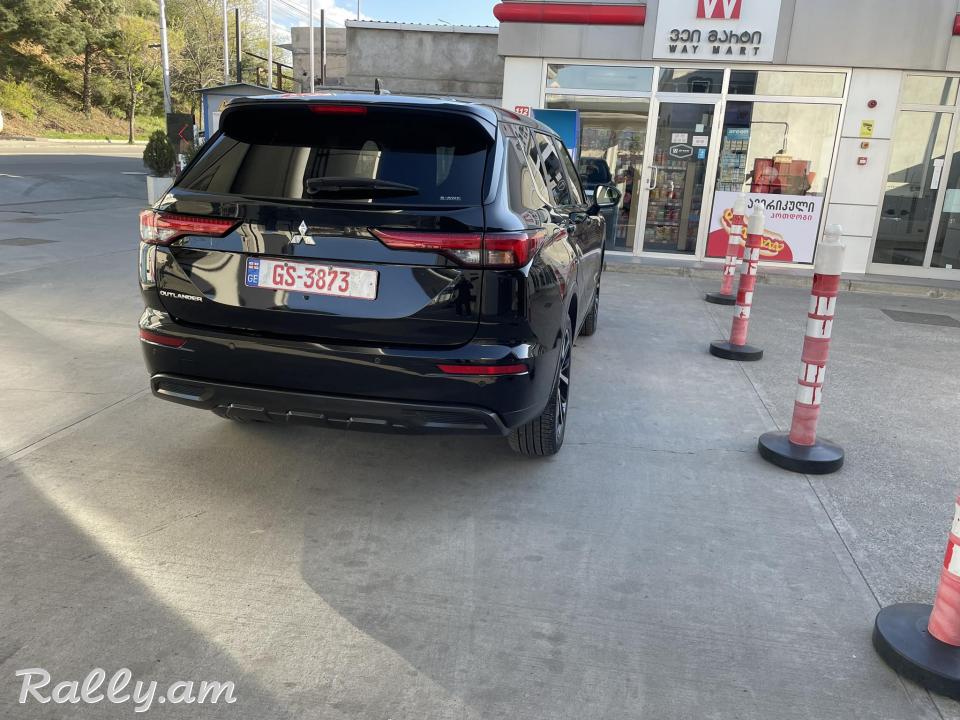Продаеться Mitsubishi Outlander 2022