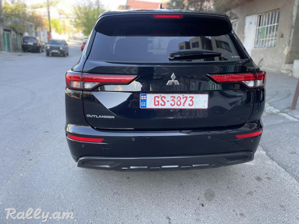 Продаеться Mitsubishi Outlander 2022