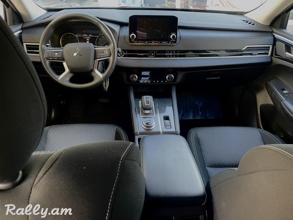 Продаеться Mitsubishi Outlander 2022