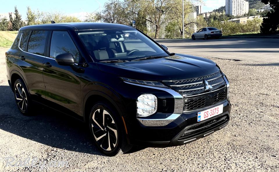 Продаеться Mitsubishi Outlander 2022