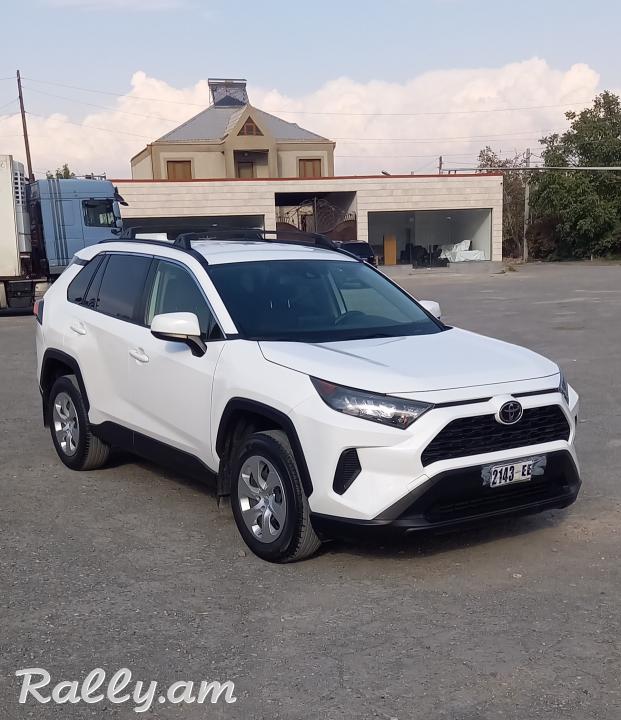 TOYOTA RAV4 XLE 2019   27500$
