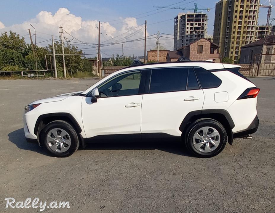 TOYOTA RAV4 XLE 2019   27500$