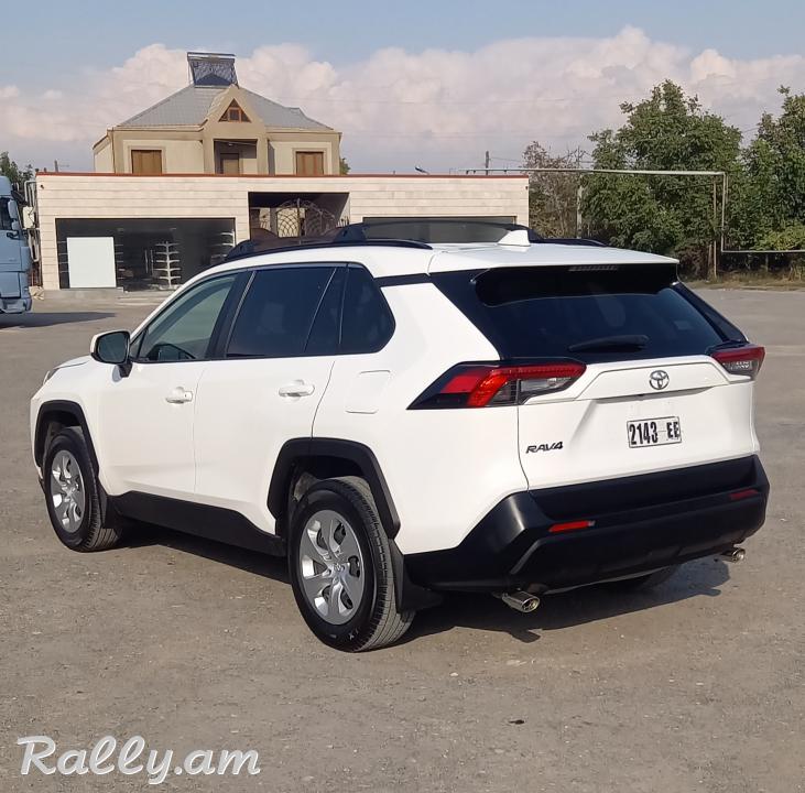 TOYOTA RAV4 XLE 2019   27500$