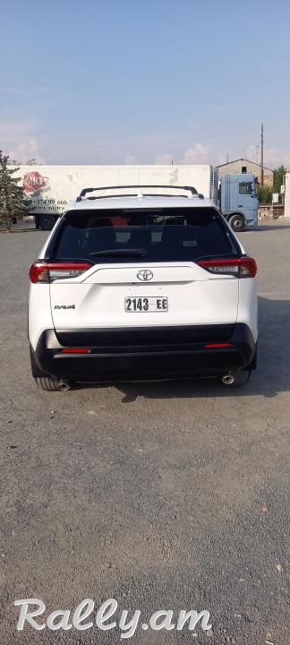 TOYOTA RAV4 XLE 2019   27500$
