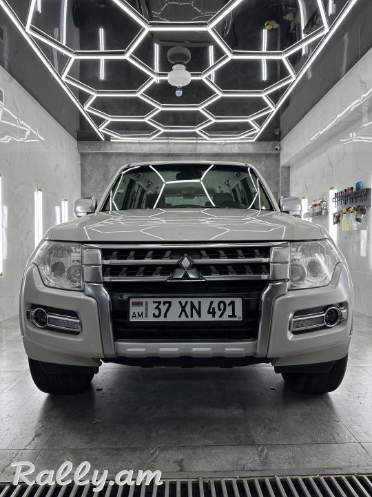 2017 Mitsubishi Pajero