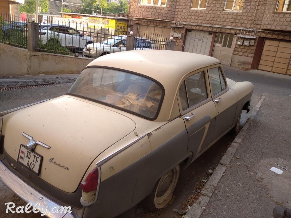 Продам быстро ! Торг у капота 