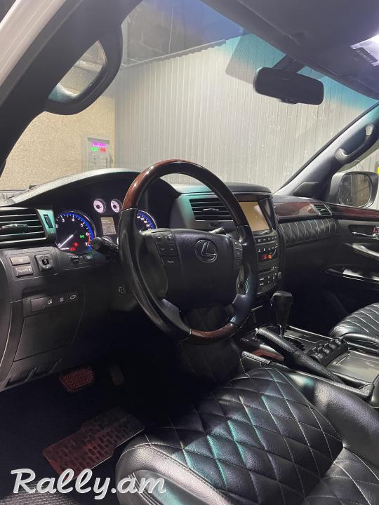 Lexus lx570