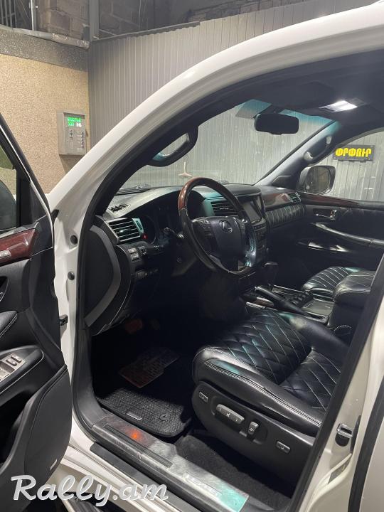 Lexus lx570