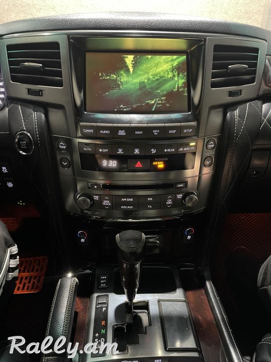 Lexus lx570