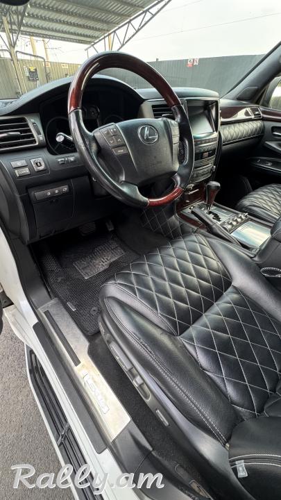 Lexus lx570