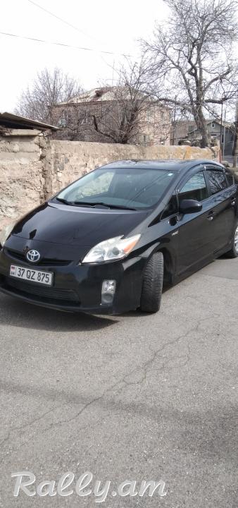 Продается TOYOTA PRIUS hybrid 