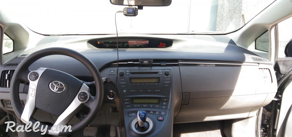 Продается TOYOTA PRIUS hybrid 