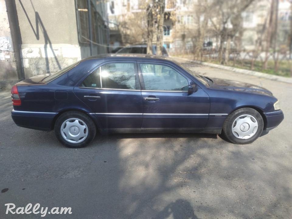 Mercedes c 7000 