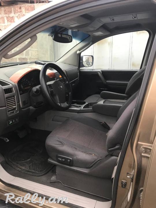 Nissan Armada, 5.6 л., 2003 г., газ