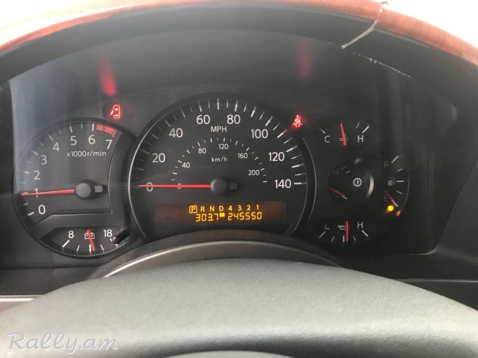 Nissan Armada, 5.6 л., 2003 г., газ