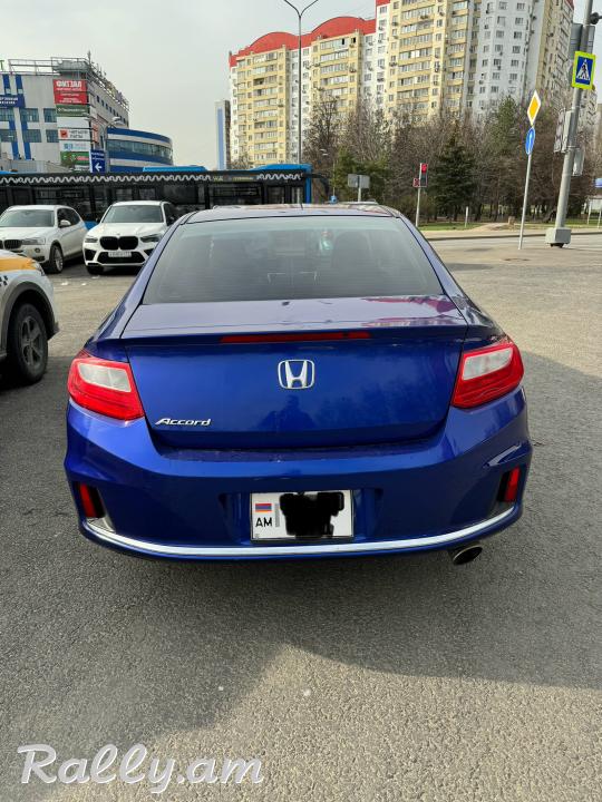Продается Honda accord coupe (место нахождения - в Москве) 