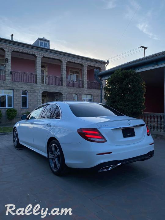 Mercedes-Benz E350 2020