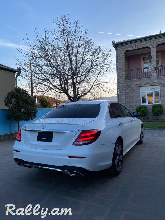 Mercedes-Benz E350 2020