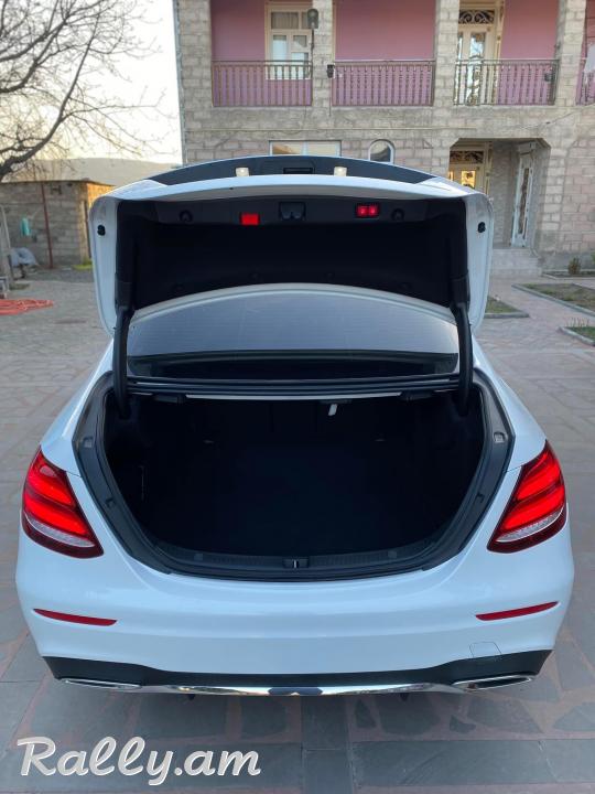 Mercedes-Benz E350 2020