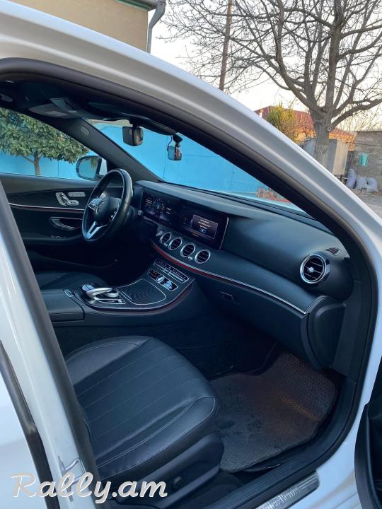 Mercedes-Benz E350 2020