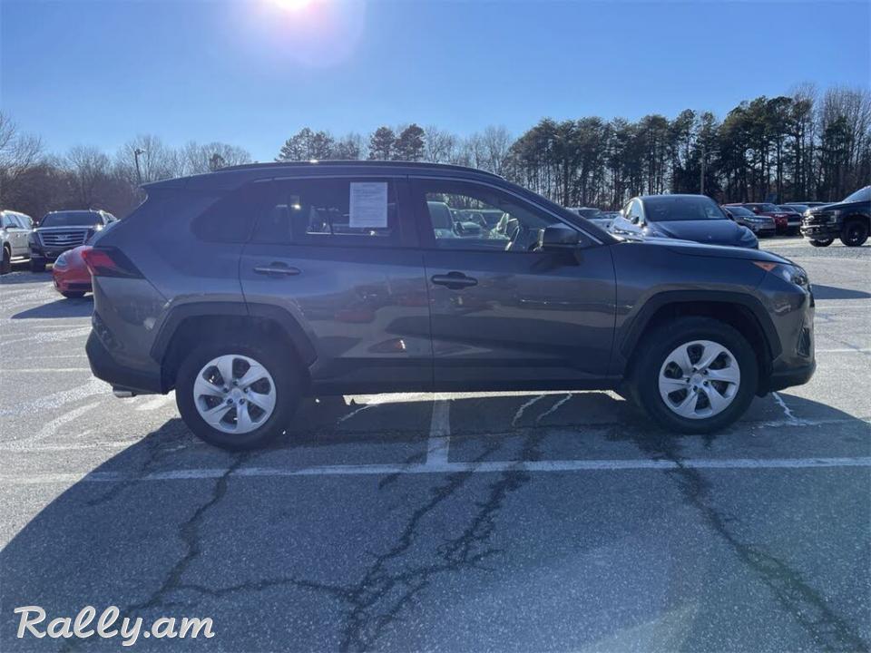 2019 Toyota RAV4 LE FWD