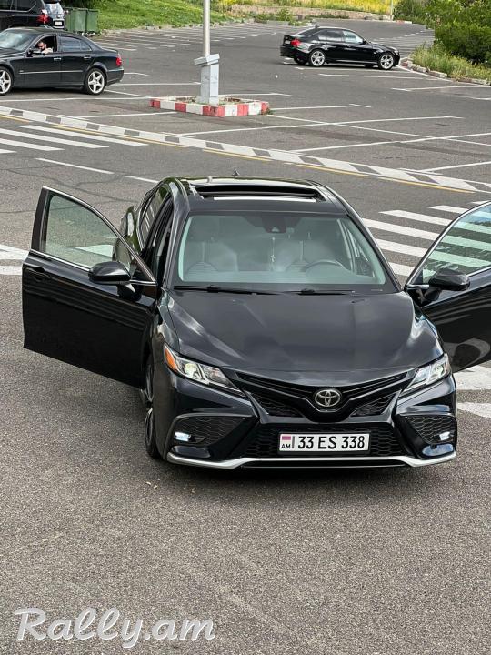 Toyota camry SE 2020
