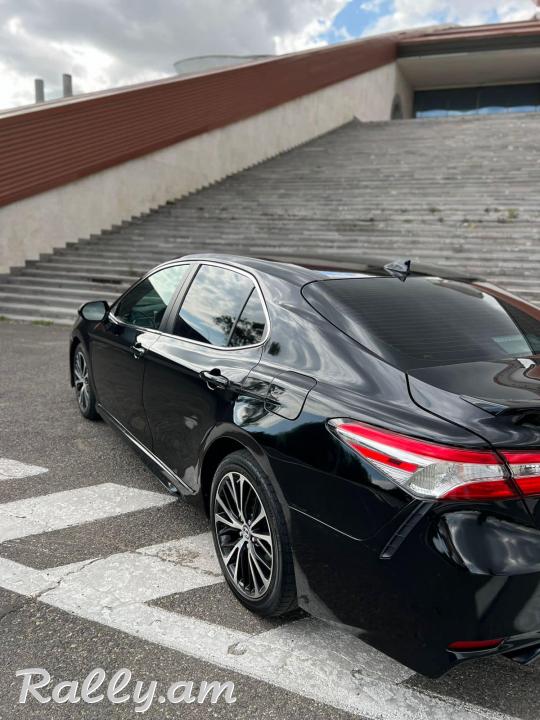 Toyota camry SE 2020