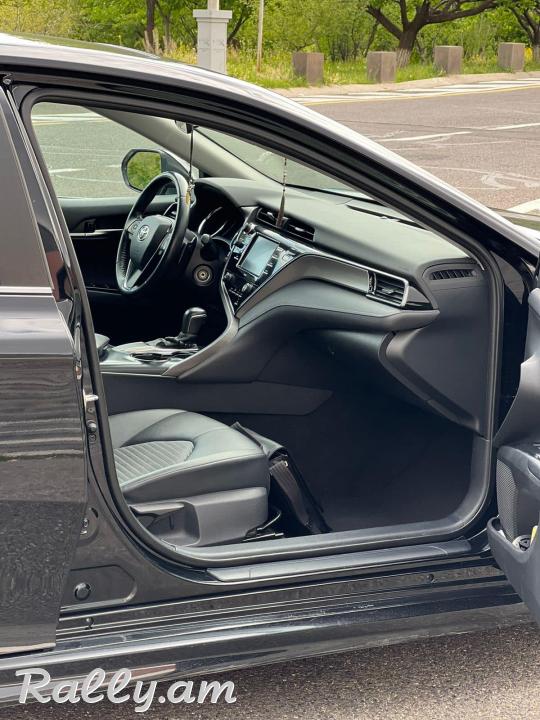 Toyota camry SE 2020