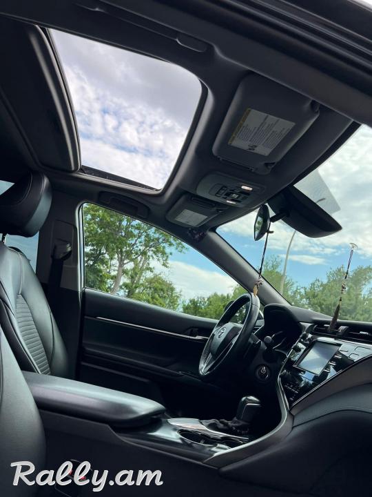 Toyota camry SE 2020