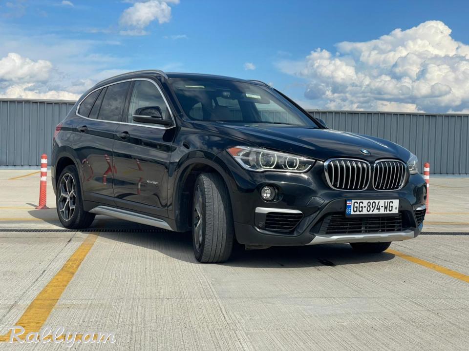 Продаю BMW X1 