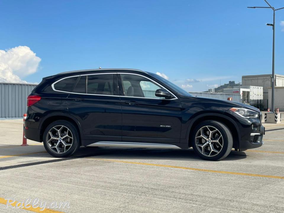 Продаю BMW X1 