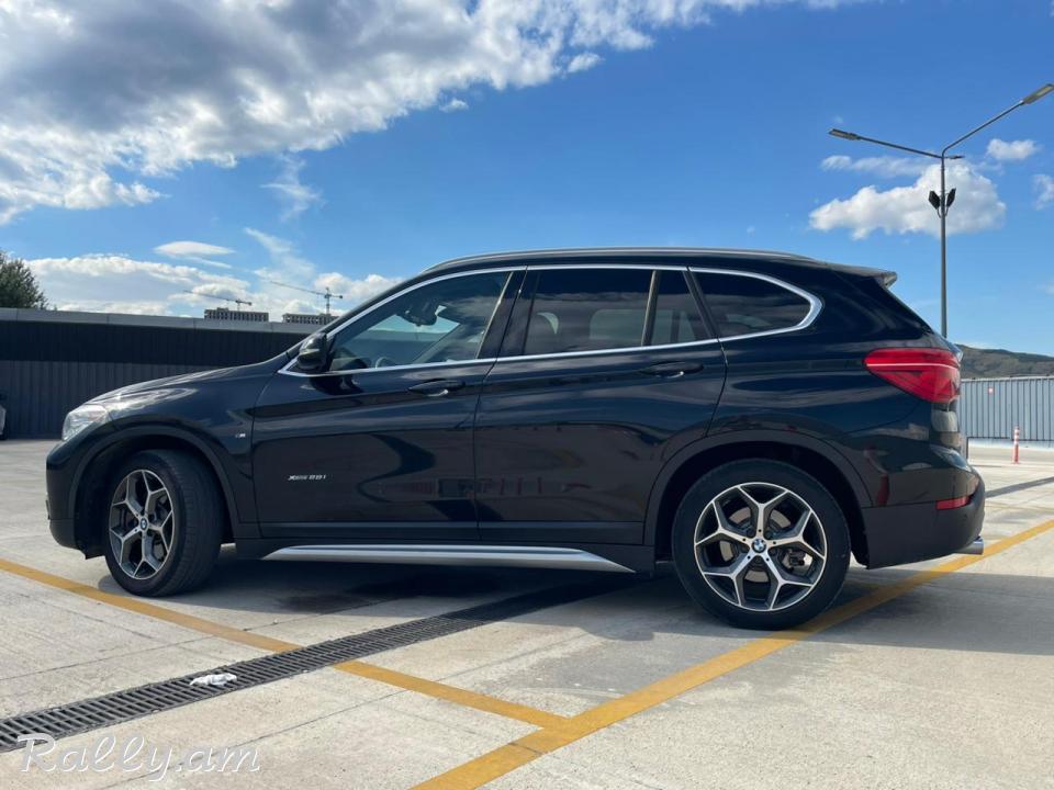 Продаю BMW X1 