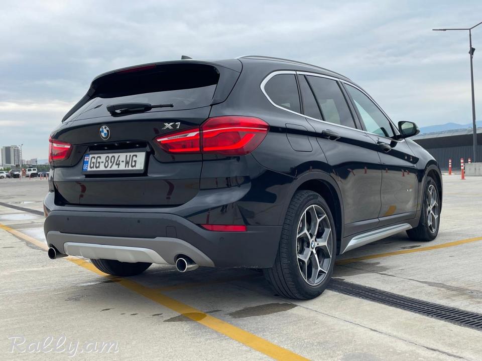 Продаю BMW X1 