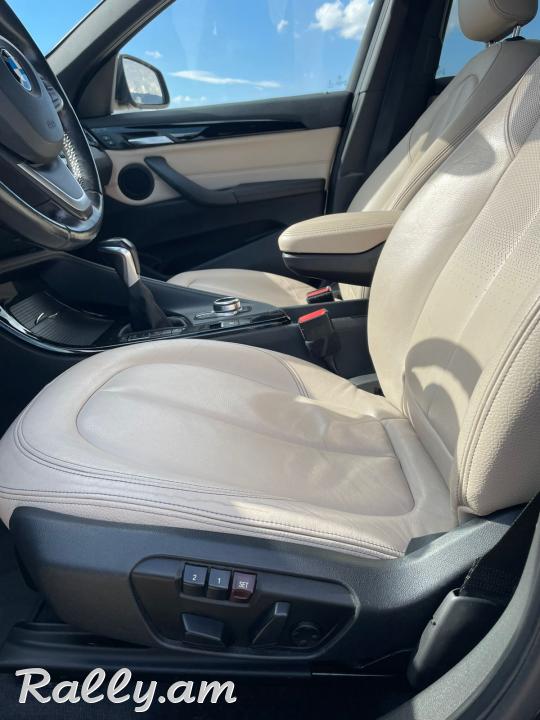 Продаю BMW X1 