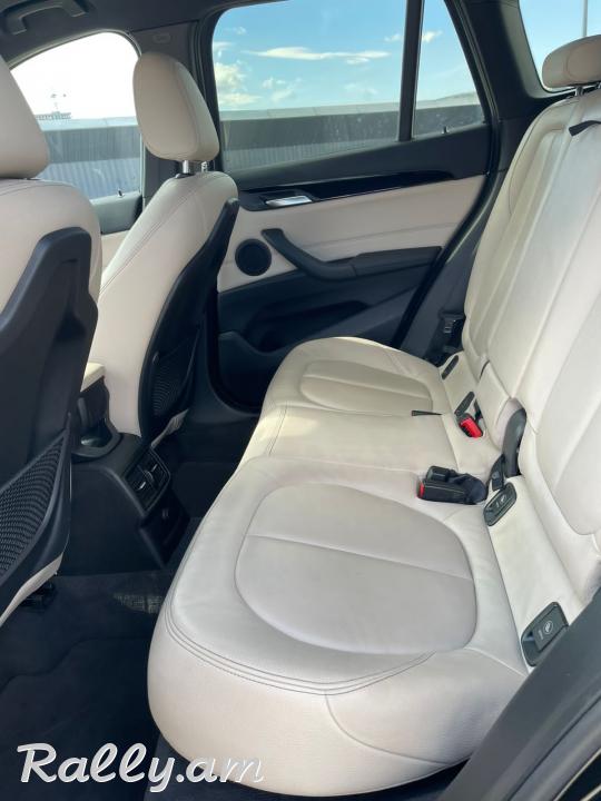 Продаю BMW X1 
