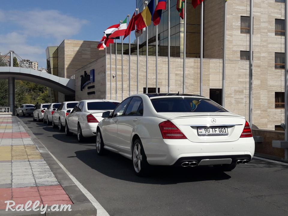 Rent a car .harsanekan S 221 .