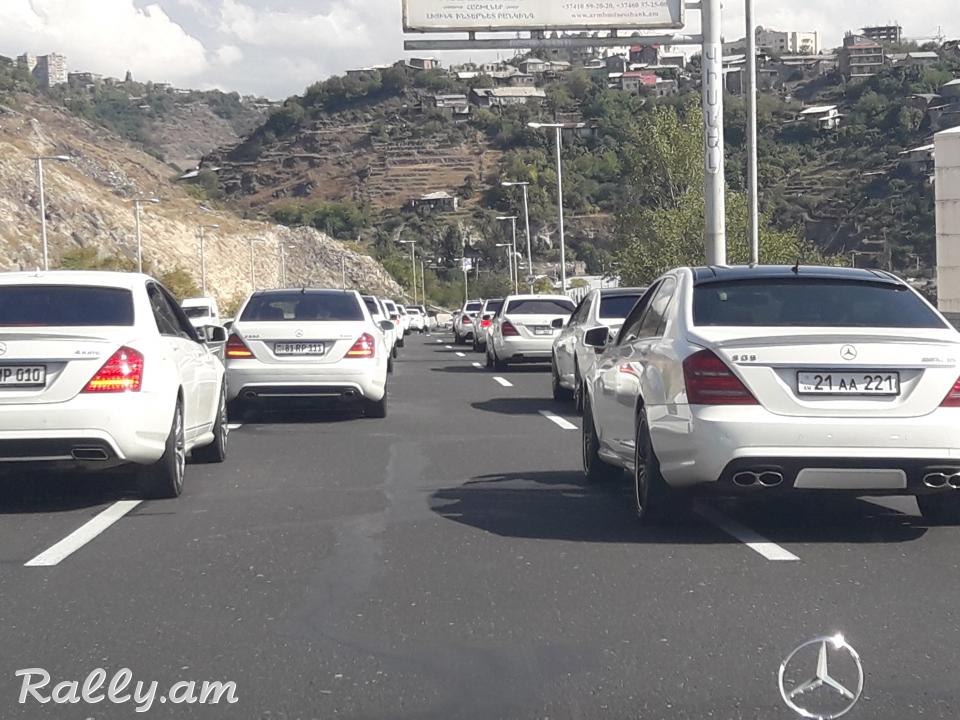 Rent a car .harsanekan S 221 .