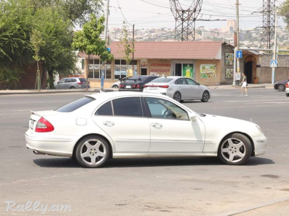 Վաճառվում է E350