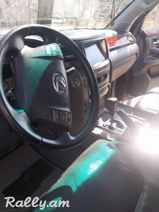 Շատտ շտապ վաճառվում է LEXUS LX 570 2009