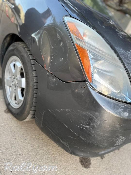 Toyota Prius 4200$