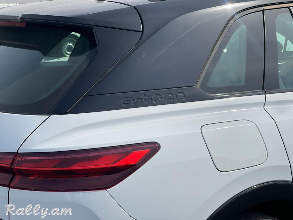 Контакт +971558731494 AUDI Q5 40e-tron model 2024  номер для контакта +971558731494 ватсап тоже есть 