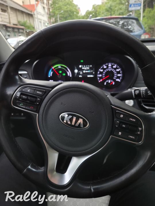 Продаётся Kia Optima Hibrid