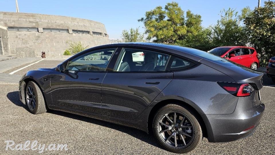 Tesla S