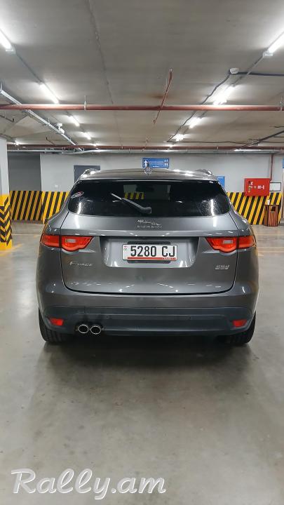 Jague f -pace