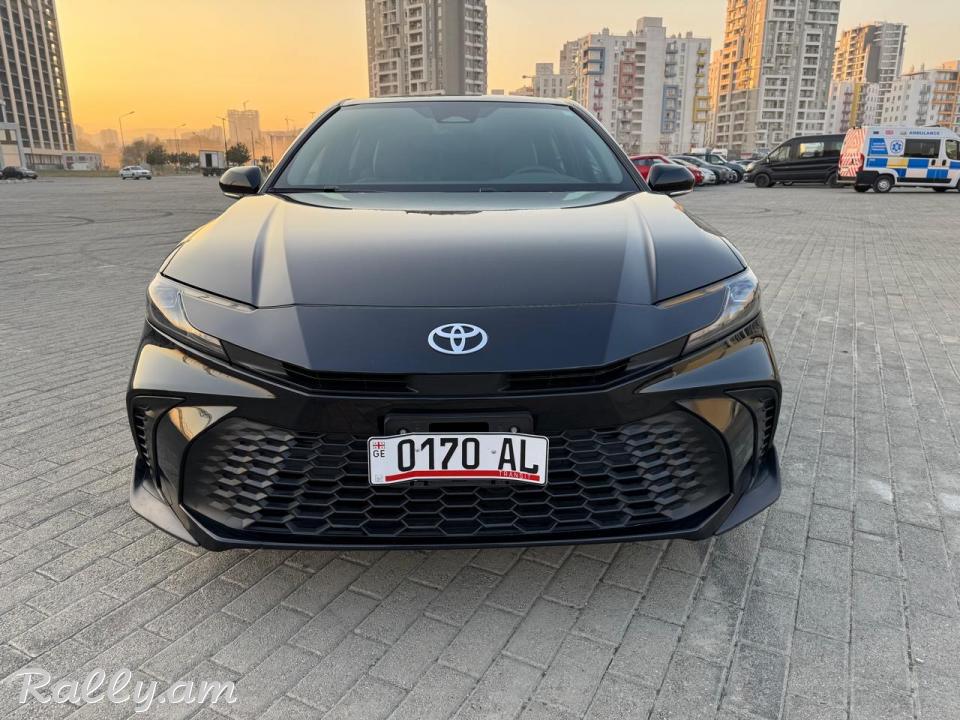 Toyota Camry SE 4x4