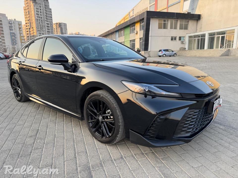 Toyota Camry SE 4x4
